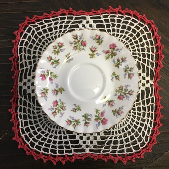 Royal Albert 'Winsome' English Fine Bone China Spare Saucer - Picture 2 of 6